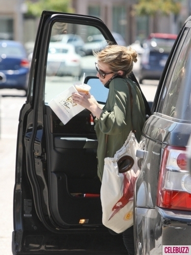  June 2, 2011: Emma Roberts is seen on her way to Ken Paves Salon in West Hollywood, California.