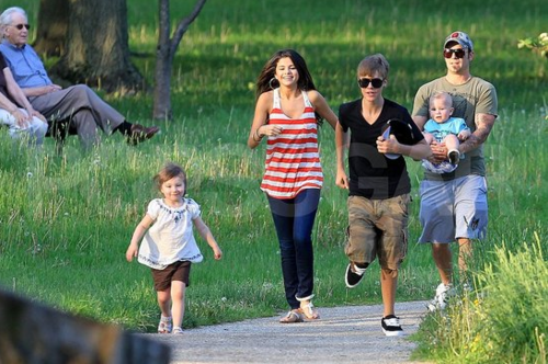  Justin & Selena with Jazzy, Jaxon and Jeremy