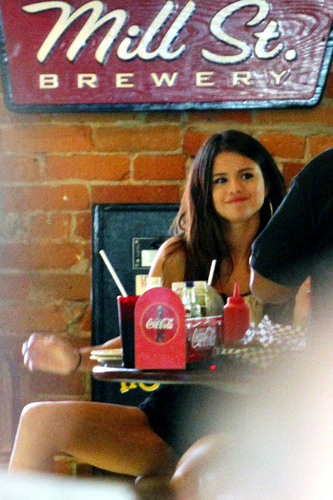  Selena - At Mill St. Brewery With Justin Bieber In Canada - June 3, 2011
