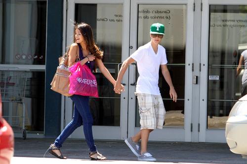  Selena - Hanging Out With Justin Bieber In Toronto - June 1, 2011