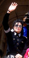 Waving to the Fans! ♥ - michael-jackson photo