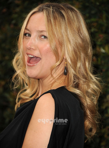  Kate Hudson: Ocean Initiative Benefit Hosted kwa Chanel