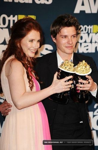  2011 音乐电视 Movie Awards [Press Room] - June 5