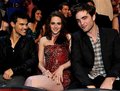 2011 MTV Movie Awards - robert-pattinson-and-kristen-stewart photo