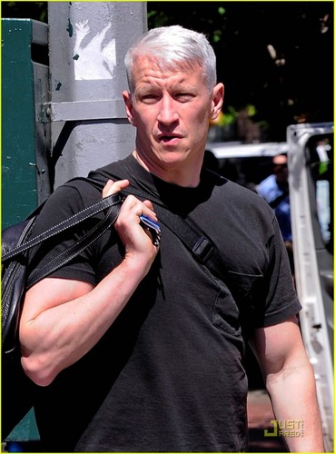  Anderson Cooper: Talk Zeigen Premiering Sept. 12!