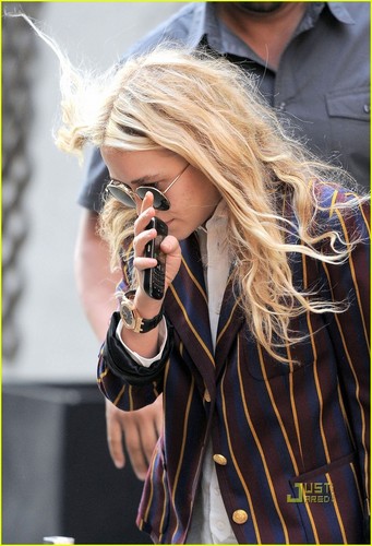 Mary-Kate Olsen Shows Her Stripes