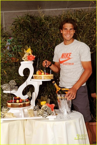  Rafael Nadal: Birthday Bash after French Open Win!
