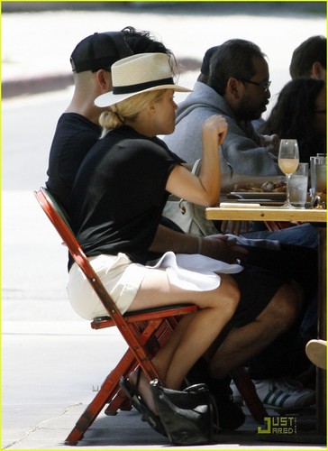  Reese Witherspoon: Sunday поздний завтрак, бранч with Jim Toth