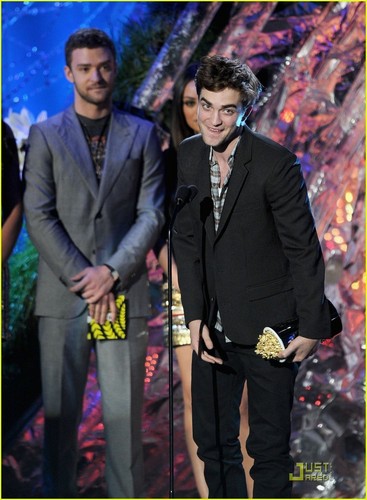  The Twilight Saga: Eclipse Wins 5 音乐电视 Movie Awards!