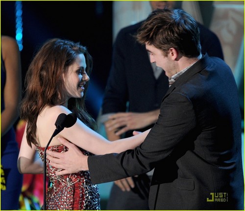  The Twilight Saga: Eclipse Wins 5 MTV Movie Awards!