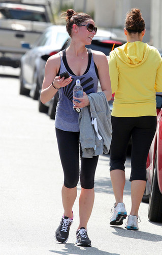  Ashley Greene Leaving A Gym In Studio City