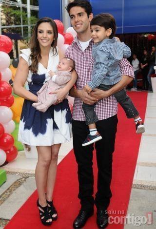  Caroline, Kaká, Luca & Isabella at the birthday party of Luca! Perfect family =)
