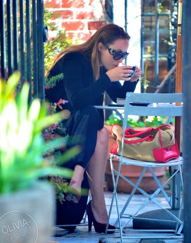 Goes to a cafe in Westwood, CA [June 9, 2011]