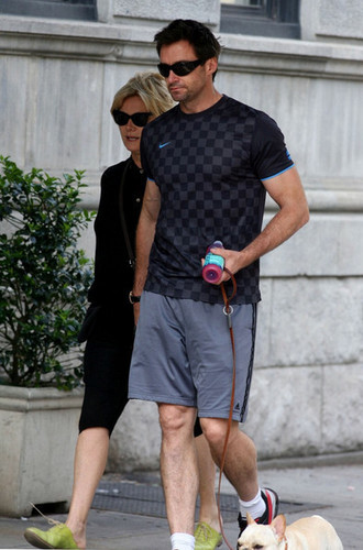  Hugh Jackman Walks with Family (June 7)