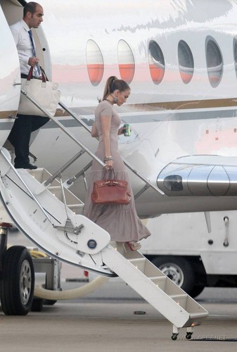  Jennifer - Arriving in london - June 09, 2011