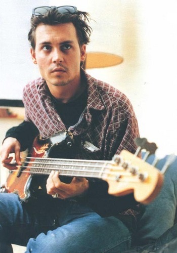  Johnny Depp + chitarra