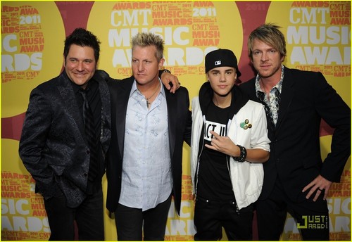  Justin Bieber - CMT muziek Awards 2011