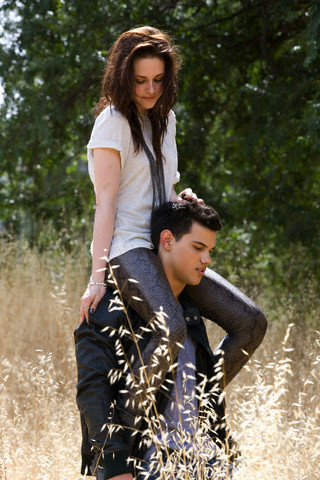 Kristen Stewart & Taylor Lautner EW photoshoot