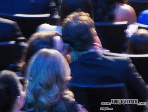 NEW Robsten pictures from the 2011 엠티비 Movie Awards!!!