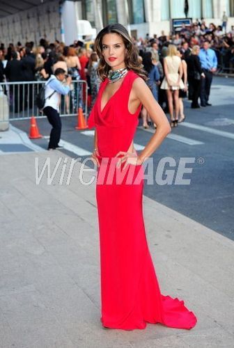 New photos of Alessandra at 2011 CFDA Fashion Awards