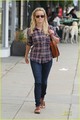 Reese Witherspoon: Tanning Salon Cutie! - reese-witherspoon photo