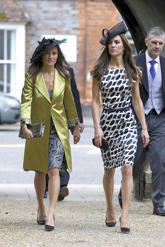  Kate Middleton and sister Pippa Middleton attend the wedding of Sam Waley-Cohen