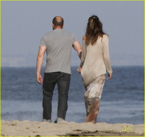 Rosie Huntington-Whiteley & Jason Statham: Sandy Beach Stroll
