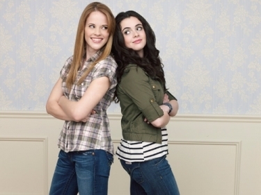 switched at birth cast,shocked teens and adults.will they make it through the living arangement?
