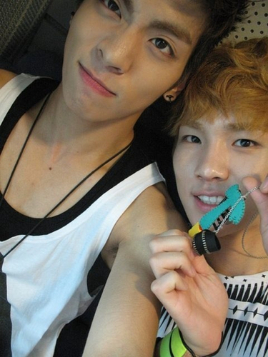 Cute Selca-Jonghyun & Key