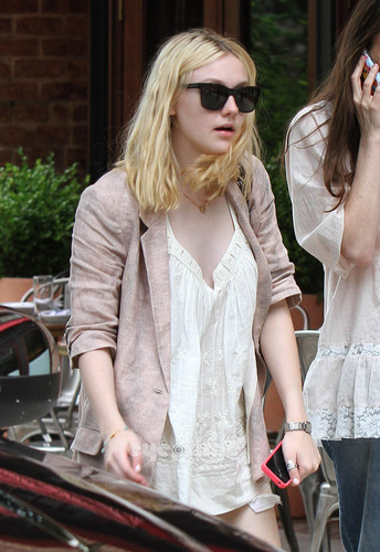  Dakota Fanning was spotted arriving at her Hotel in Tribeca, Jun 16