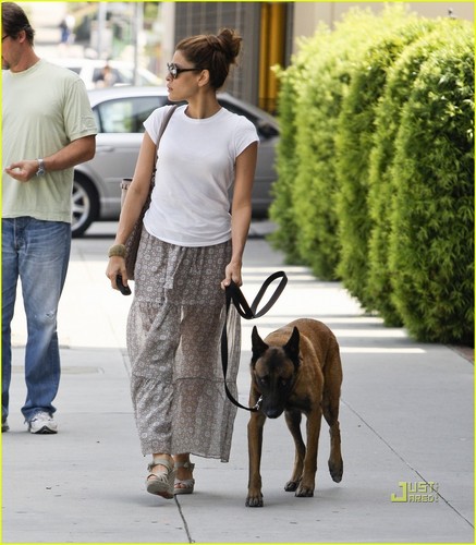  Eva Mendes: Out for a Walk with Hugo