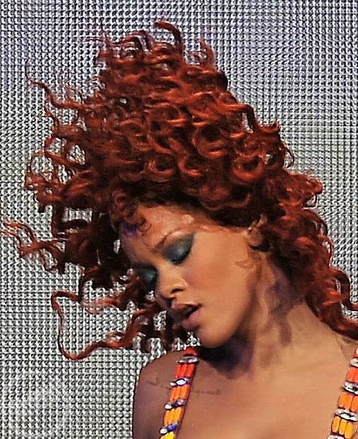 rihanna loud tour 2011. Rihanna - LOUD Tour (2011)