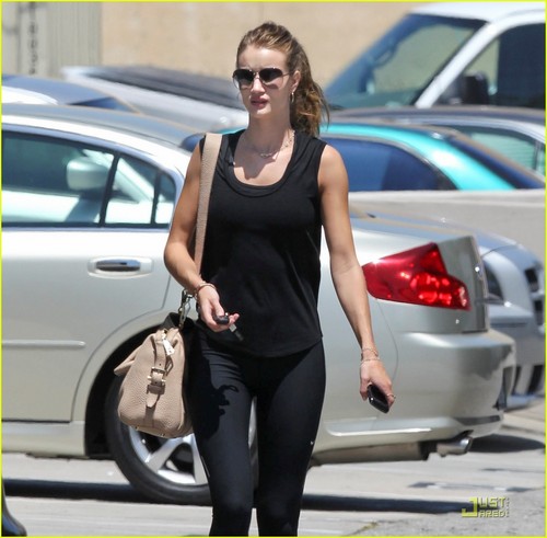 Rosie Huntington-Whiteley leaves the gym after a workout on Tuesday (June 14) in Los Angeles.