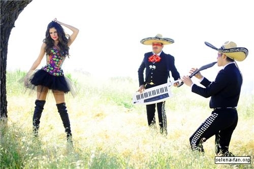  Selena - 'Love te Like a Amore Song' Musica Video Stills 2011