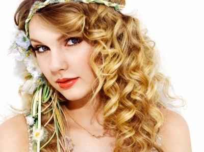 Taylor Swift Seventeen Photoshoot-June 18