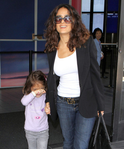 Arriving On A Flight At LAX with Valentina [June 20, 2011]