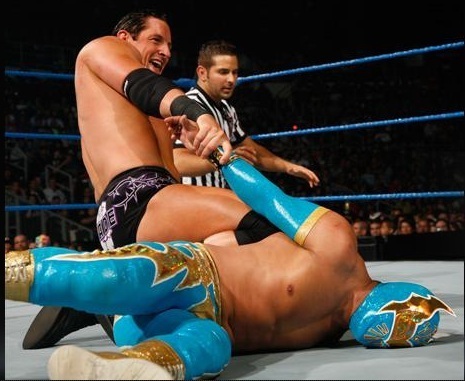 Barrett in smackdown 6 man tag match