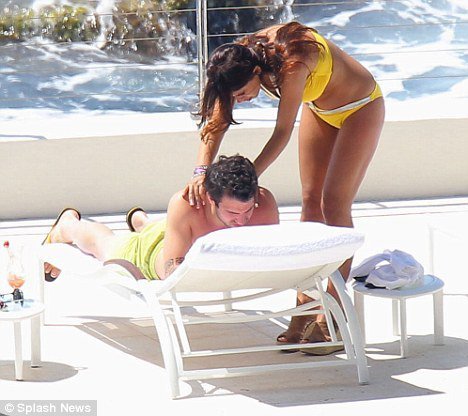  Cesc and new girlfrend on vacation in France 2011