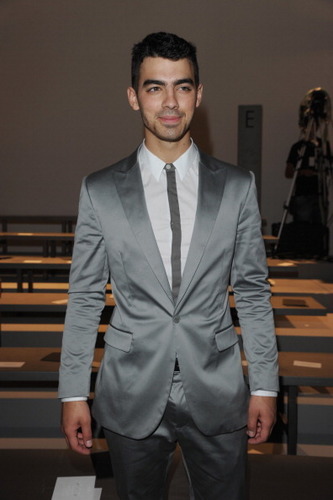  Joe Jonas: Calvin Klein montrer in Milan