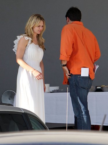  June 19, 2011 | Outside 'The 24 시간 Plays" in Santa Monica