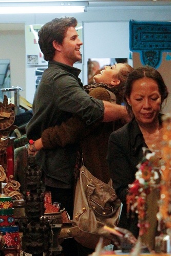  Miley - Shopping with Liam in Sydney, Australia - June 20, 2011