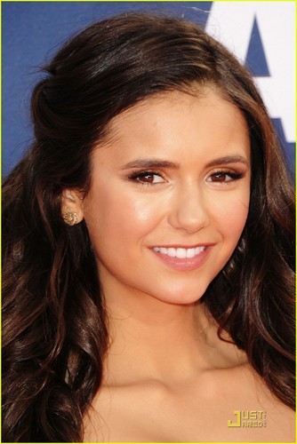  the one and only nina dobrev <3