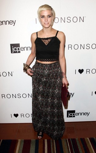  Ashlee Simpson at the I "Heart" Ronson event at JC Penney (June 21).