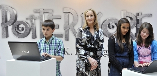  J.K. Rowling update official site on Pottermore, foto from london press launch