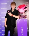 Justin Bieber at Macy's Herald Square  - justin-bieber photo