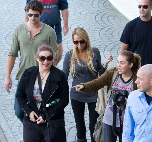  Miley - Goes out for lunch with Liam and Tish in Brisbane - June 22, 2011