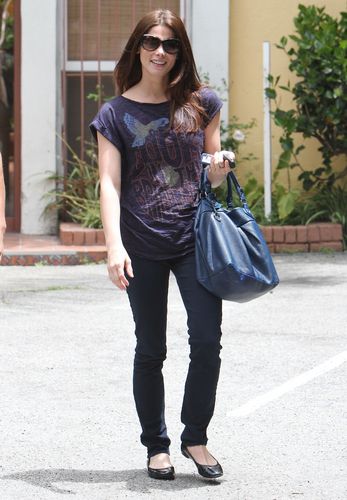  lebih foto of Ashley Greene out and about in Los Angeles