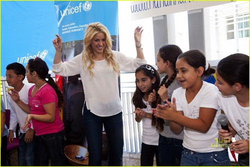  Shakira: Press Conference in Jerusalem!