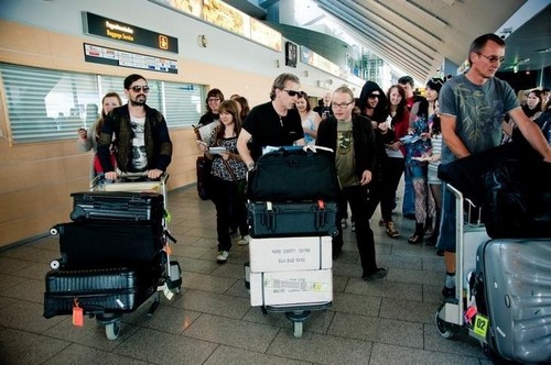 Tomo & Shannon arriving in Tallinn