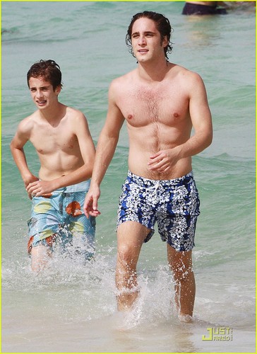 Diego Boneta: Beach Day with Brother!